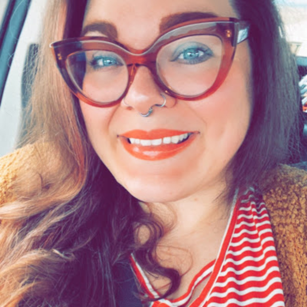 Meet your Posher, Elyssa